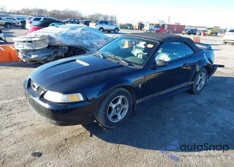 2000 Ford Mustang из США, поврежденный, VIN 1FAFP4442YF256990